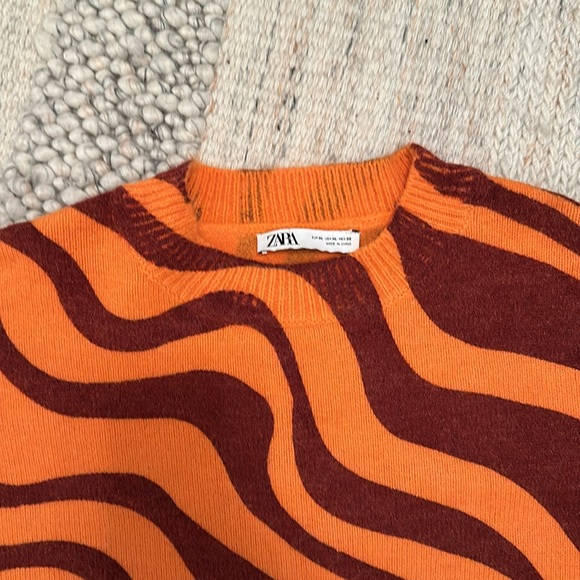 Zara Psychedelic Wavy Swirl knit sweater - Picture 2 of 4